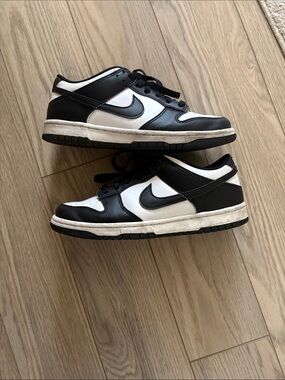 Nike panda dunk low